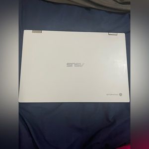 ASUS 2 in 1, 15.6” Touch Screen Chrome 8GB Memory 128 GB SSD